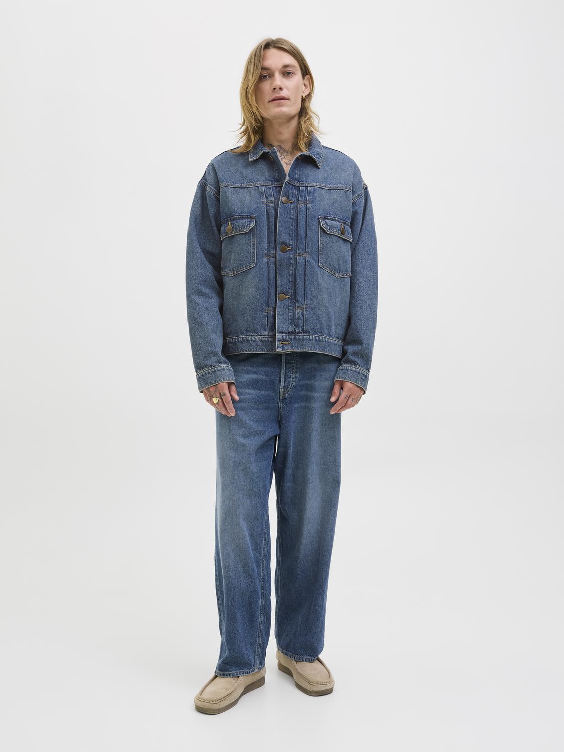 model_shot-front_full